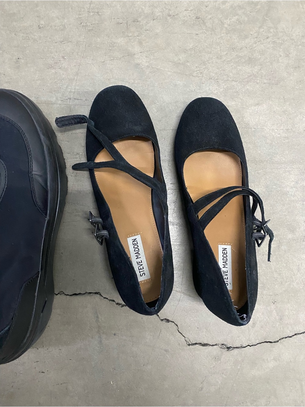 Steve Madden Black Suede Cross-Strap heels